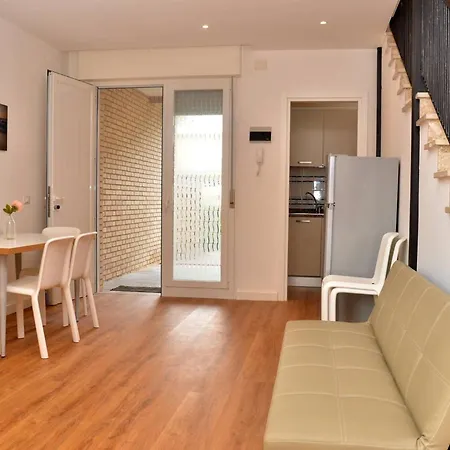 Elegant Near The Beach-beahost 빌라