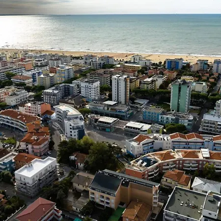 빌라 Elegant Near The Beach-beahost